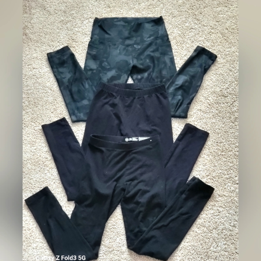 ♥️EUC♥️ THREE PAIRS GIRLS LEGGINGS